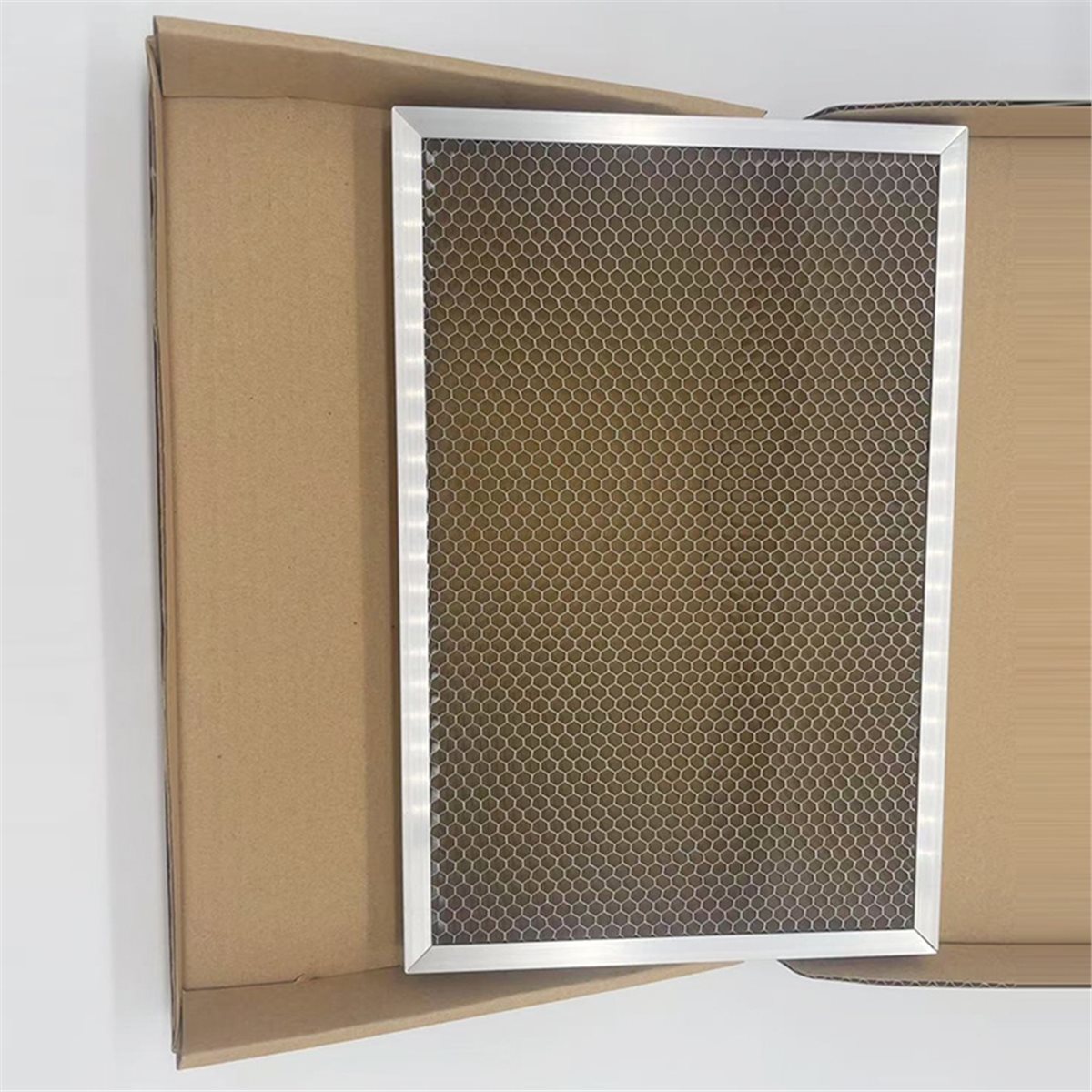 レーザーハニカム作業台 レーザー彫刻機用 300x200mm - Industrial Laser Table のレビューと価格