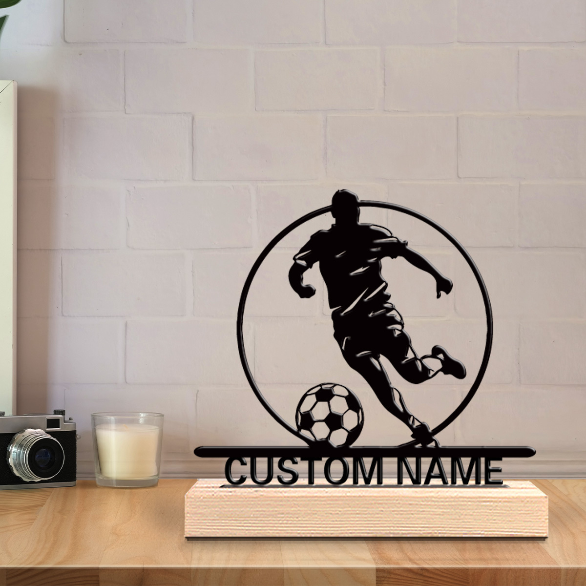 カスタムサッカー選手メタル像（名前入り）、木製台座付きテーブ - Industrial Laser Table のレビューと価格