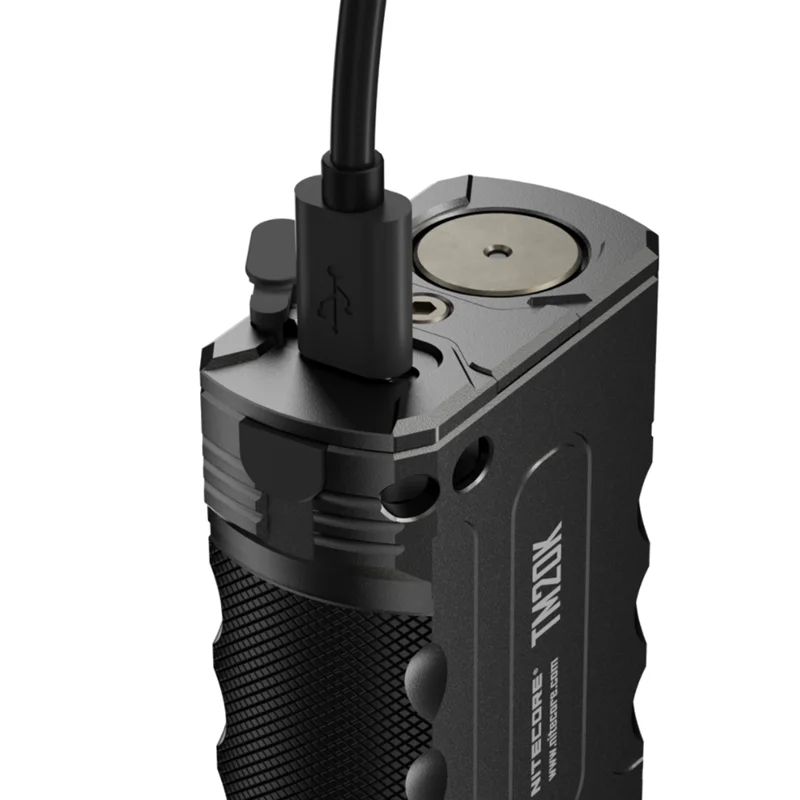 NITECORE TM20K 20000ルーメン タクティカ - Honeycomb Laser Bed のレビューと価格