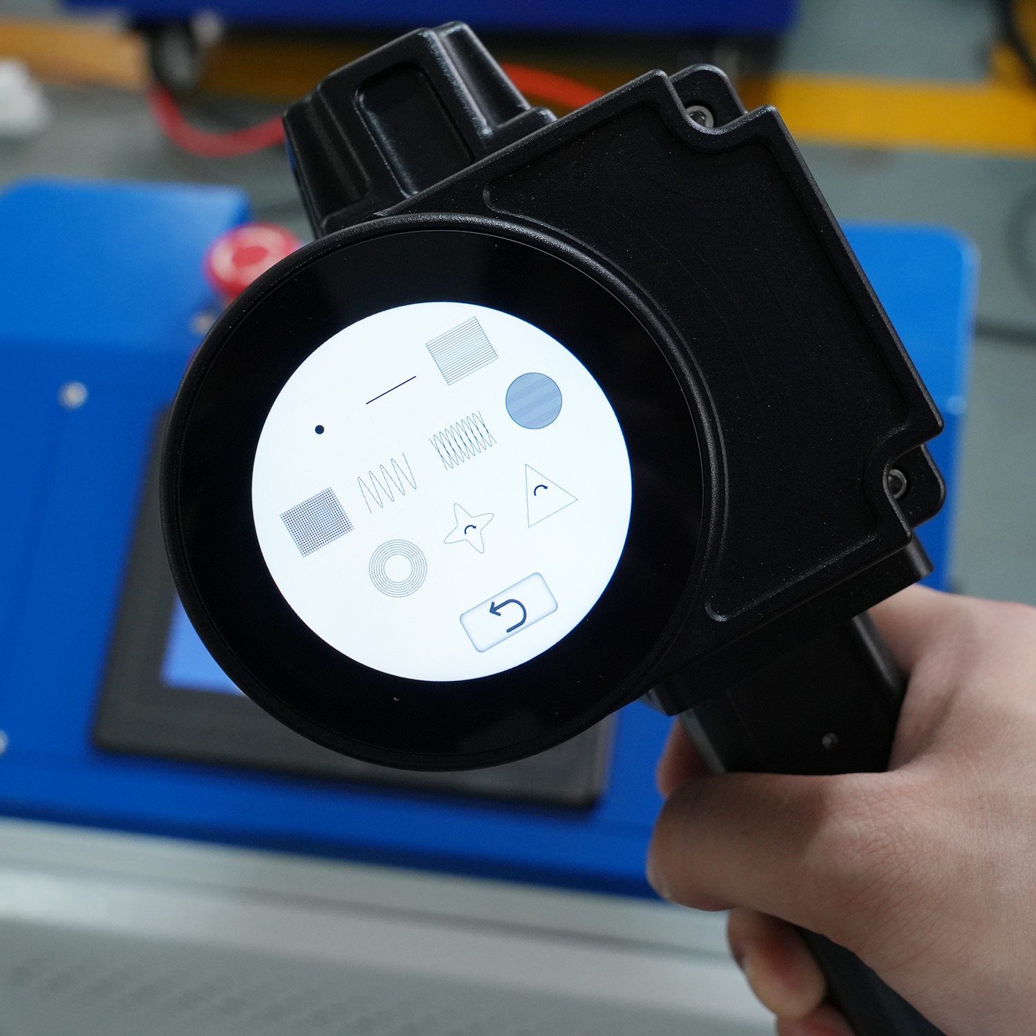 300W JPTスーツケース型モパパルスレーザー洗浄機、タイ - Industrial Laser Cleaning のレビューと価格