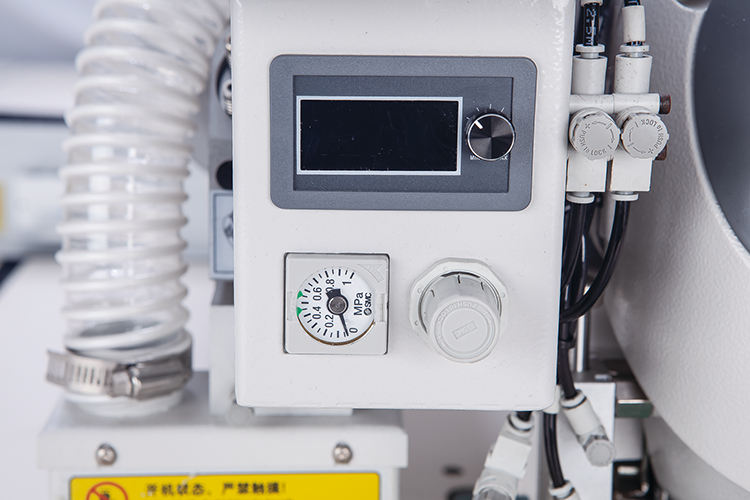 JTK8F-90AJ工業用スマートパターン縫製機自動CNCコ - Industrial Laser Machines のレビューと価格